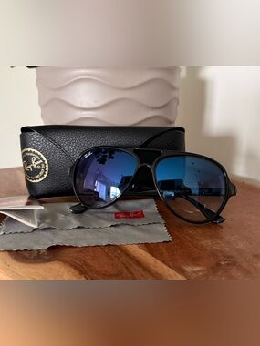 Ray-Ban Cats 5000 59mm Gradient Aviator Black Frame Sunglasses